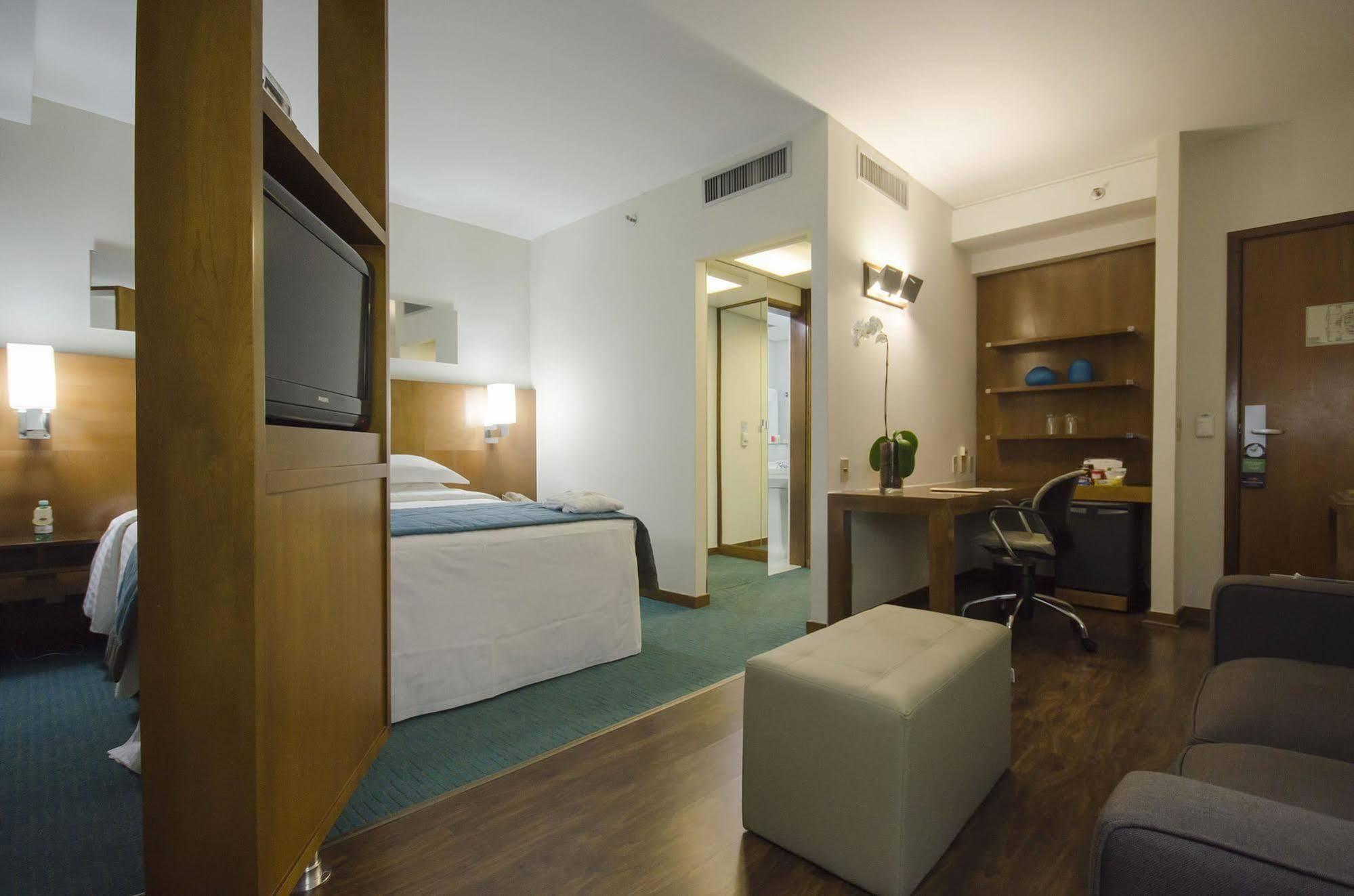 Estanplaza Berrini Hotel 4*