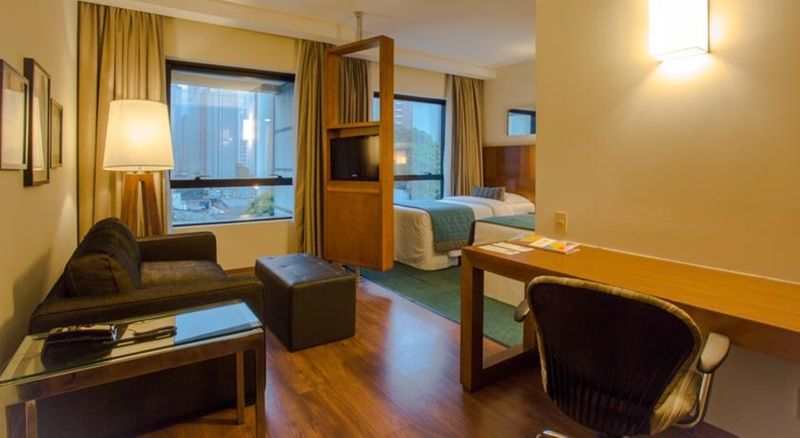 Estanplaza Berrini Hotel