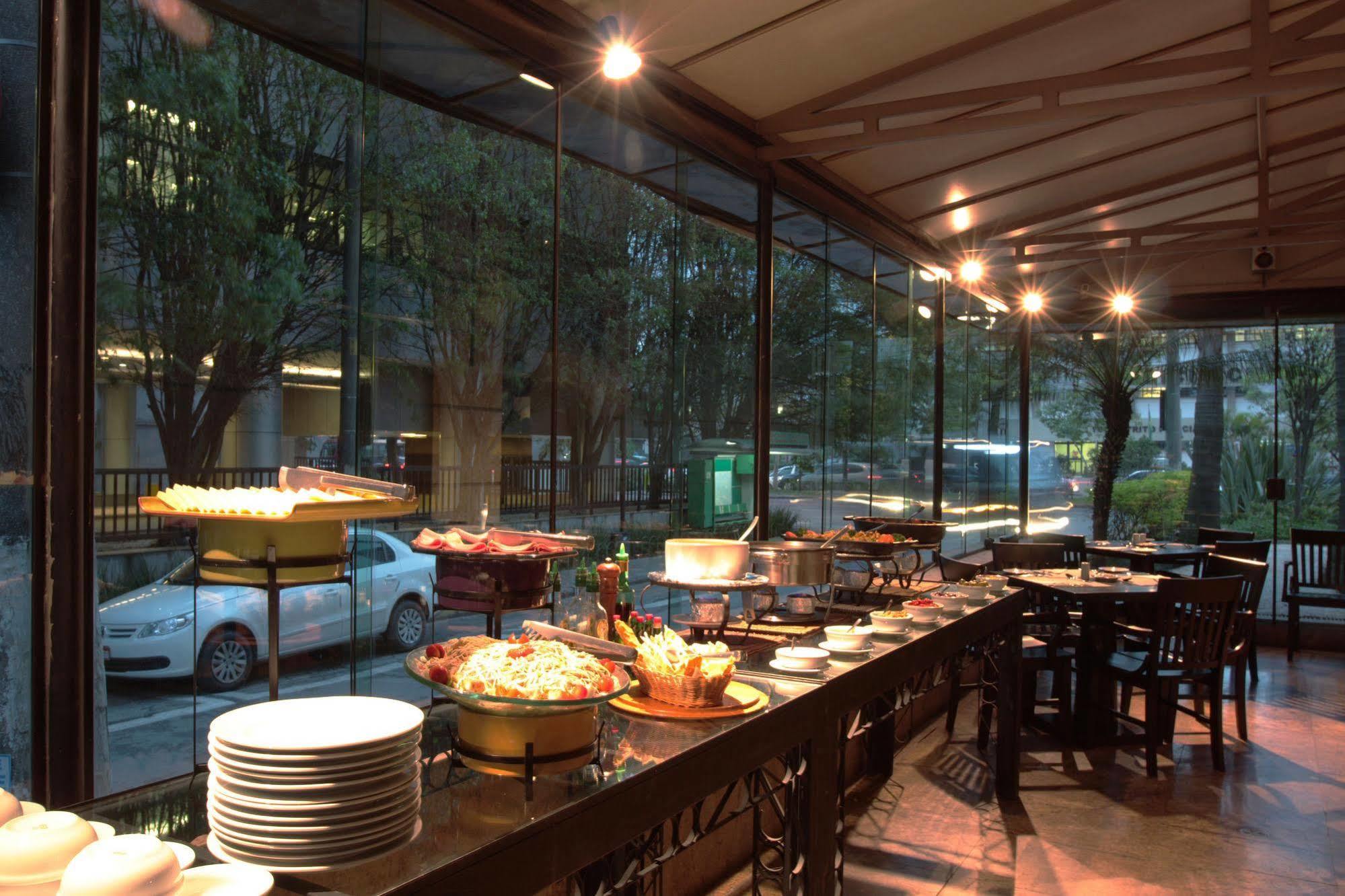 Hotel Estanplaza Berrini 4*