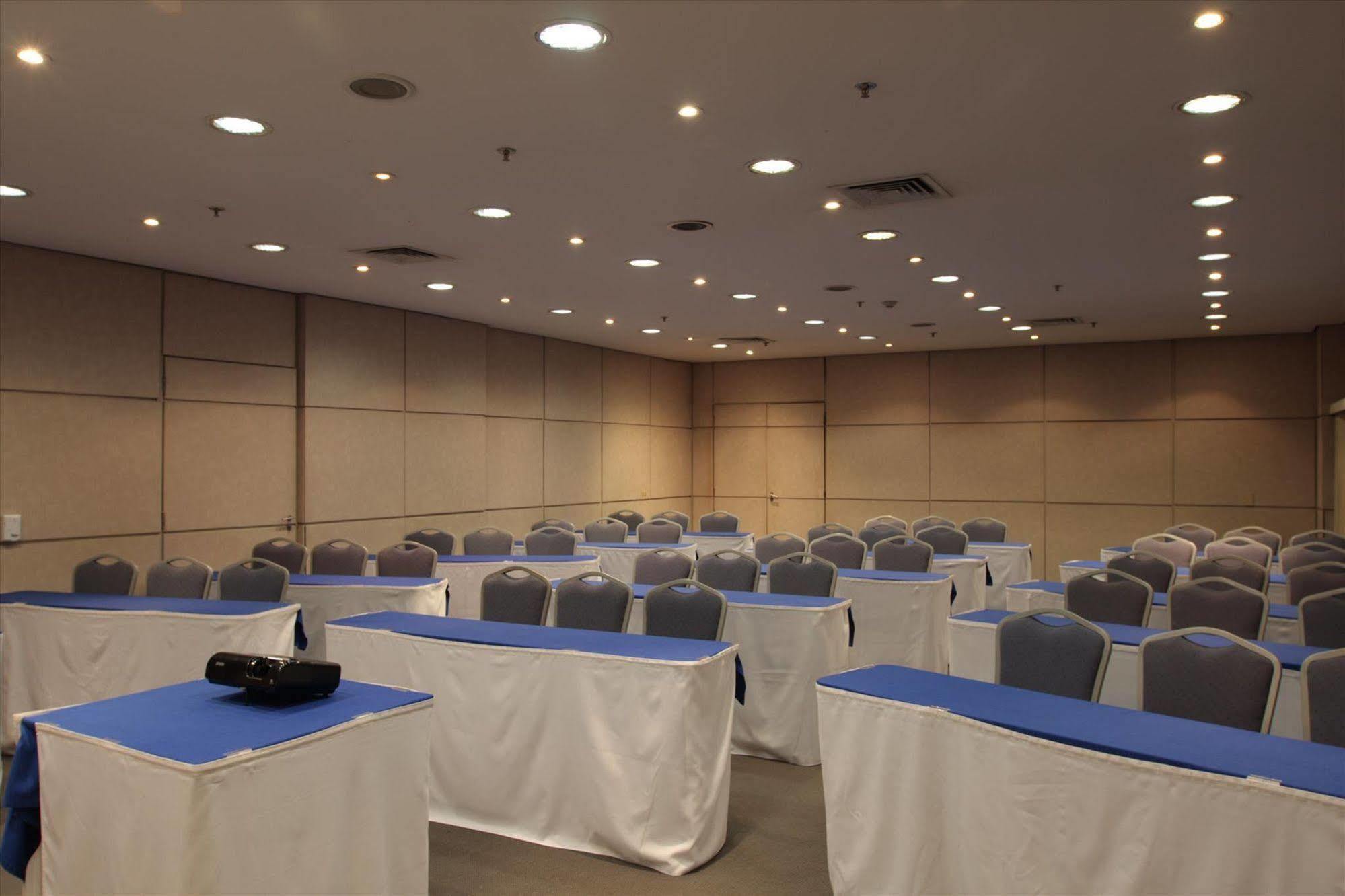 Hotel Estanplaza Berrini