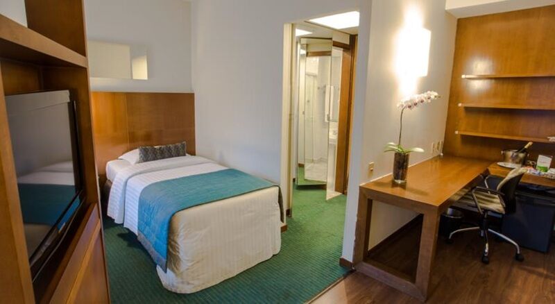 Hotel Estanplaza Berrini